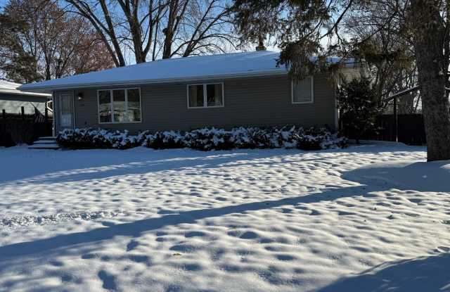 Well Cared for 4 Bedroom Rambler - 1548 Gervais Avenue East, Maplewood, MN 55109