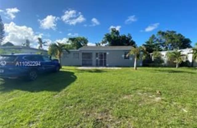 North Miami 1121 NE 139 Street - 1121 NE 139th St, North Miami, FL 33161