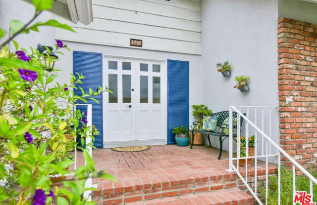 7792 SKYHILL Drive Gallery 2