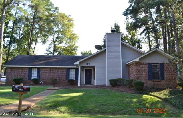 129 Fairfax Circle lot: B Gallery 1
