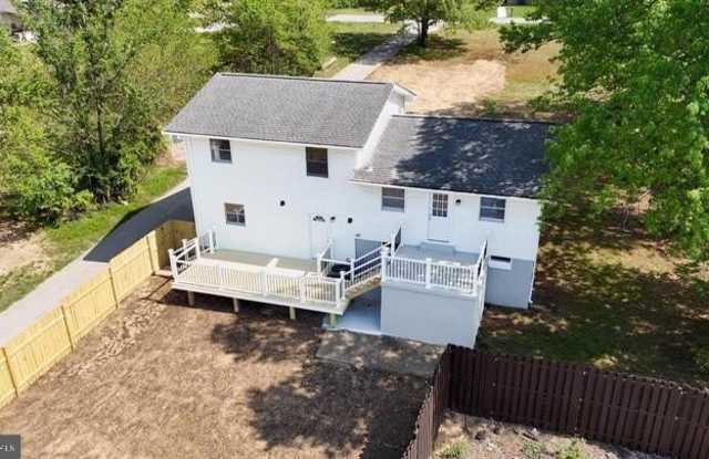 1528-A MATTHEWS TOWN Road Gallery 2