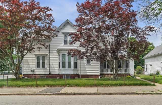 585 Plainfield Street photos photos