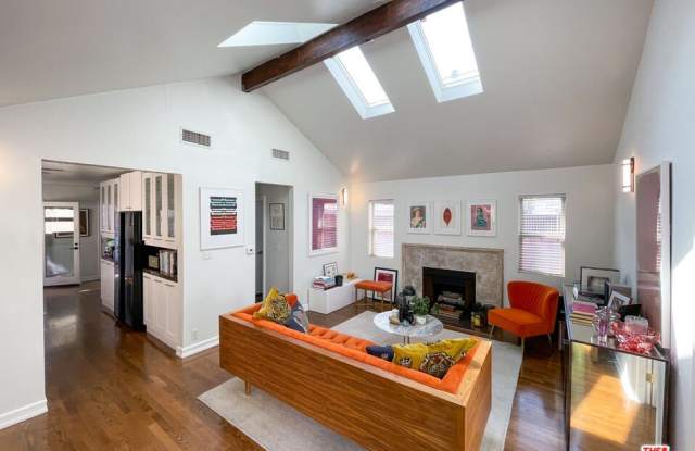 728 Westbourne Dr photos photos