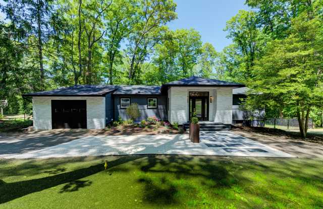 254 Ocean Boulevard - 254 Ocean Boulevard, Atlantic Highlands, NJ 07716