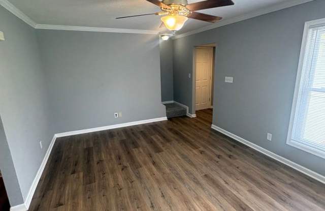 Fully Renovated 3-Bedroom, 1.5 Bath — Garage, Basement & Deck — Bartonville 61607 Gallery 4