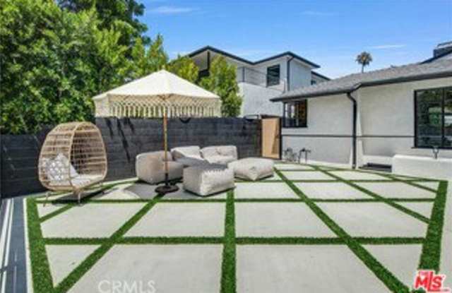 4038 Denny Avenue Gallery 3