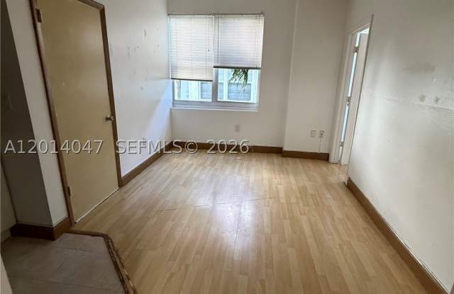 1342 Drexel Ave photos photos