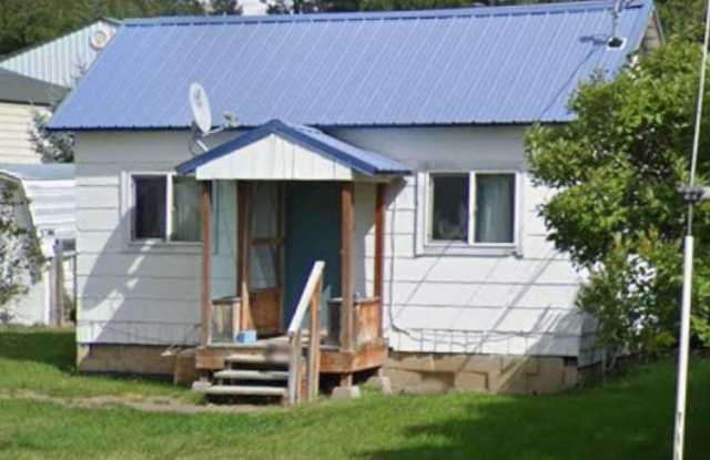 2 Bedroom House with Fenced Back Yard photos photos