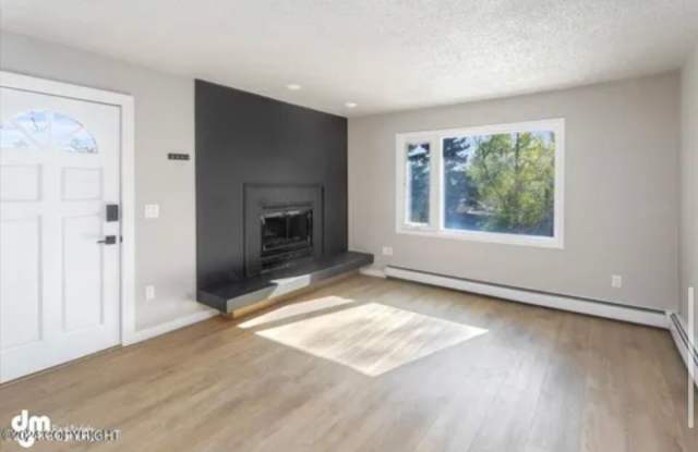 Cozy 2 bedroom in a great location - 6148 Chevigny Street, Anchorage, AK 99502