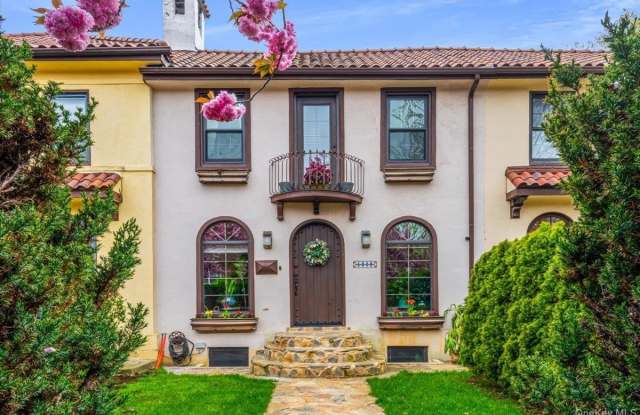 68-48 Fleet Street photos photos