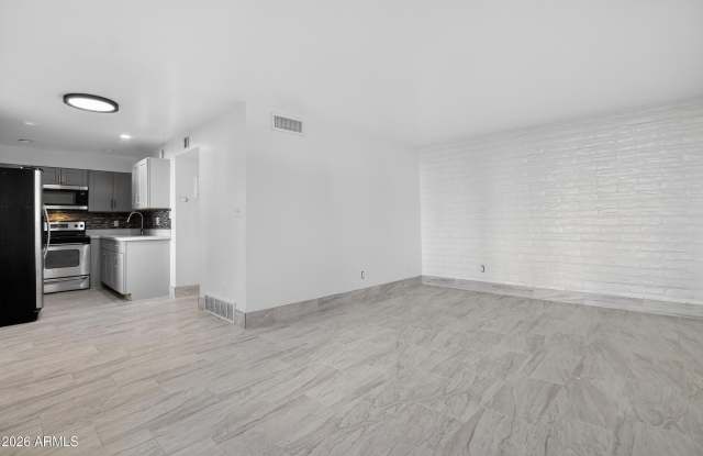 2925 N 38TH Street unit: 2 photos photos