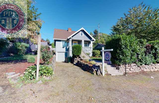 Lake Oswego First Addition - Craftsman Style, Across From George Roger's Park photos photos