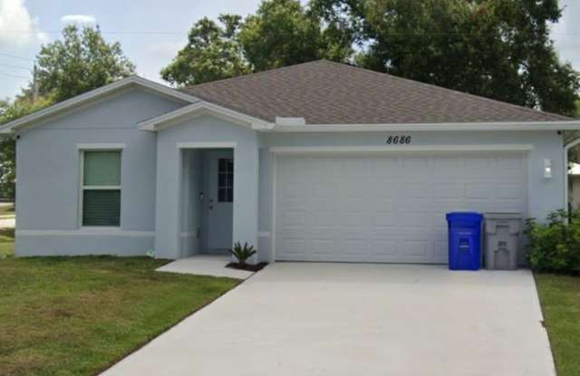 Beautiful 3-Bedroom Corner-Lot Home in Vero Lake Estates | Gallery 1