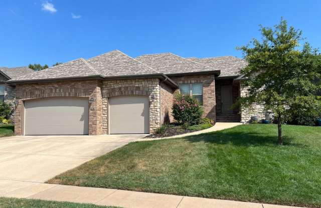Elevated Everyday Living in Nixa - 3 Bed / 2 Bath photos photos