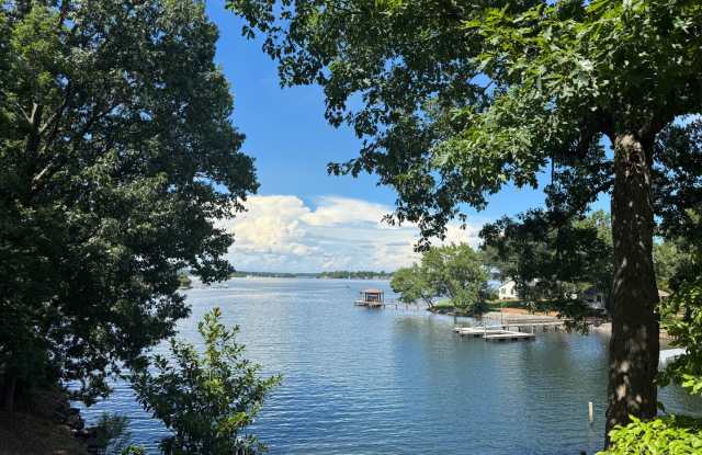 Four Bedroom Lake House in Denver photos photos
