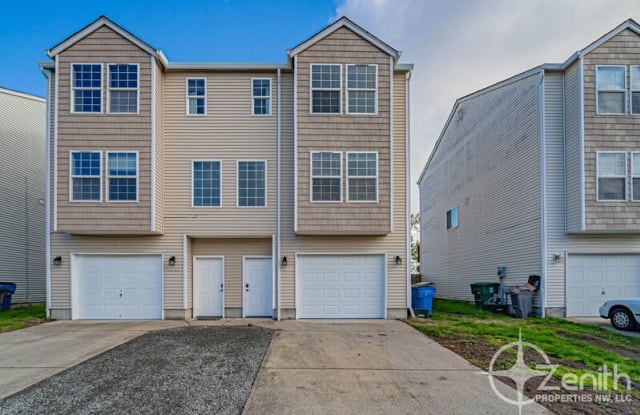 5805 NE 135th Ave - 5805 Northeast 135th Avenue, Vancouver, WA 98682