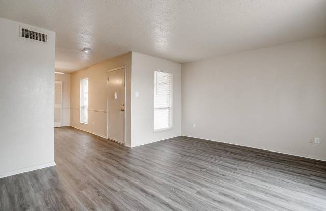 HALF OFF FIRST MONTH'S RENT Gallery 1