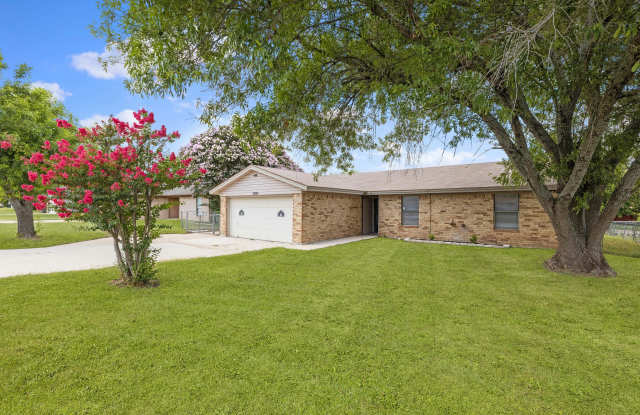 2205 Lamplight Dr photos photos