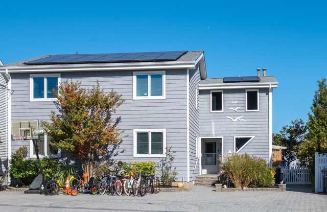 408 Coolidge Avenue unit: 2 photos photos