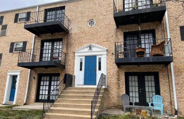 5927 QUANTRELL AVE #301 - 5927 Quantrell Avenue, Alexandria, VA 22312