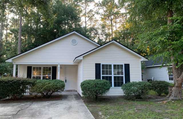 3 Bedroom 2 Bath House on Charter Drive Available Now Gallery 1