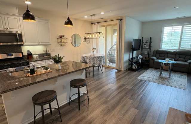 Beautifully Upgraded 2 Bedroom, 2-Bathroom Condo--Ontario photos photos