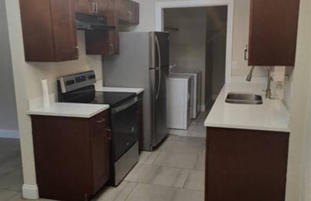 7816 SW 7th Place, North Lauderdale, FL 33068 photos photos