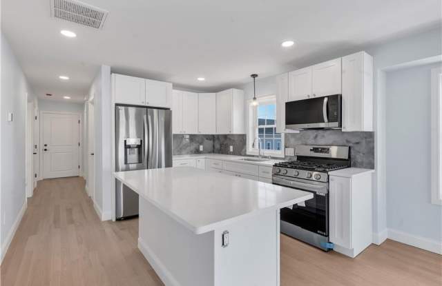 10 Anthony Avenue unit: 2 - 10 Anthony Avenue, Providence, RI 02907