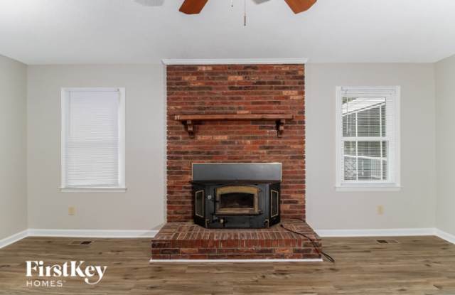 111 Ashworth Drive Gallery 2