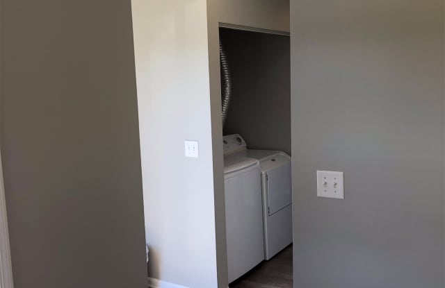 2806 North Kaster Court - 2 Gallery 2