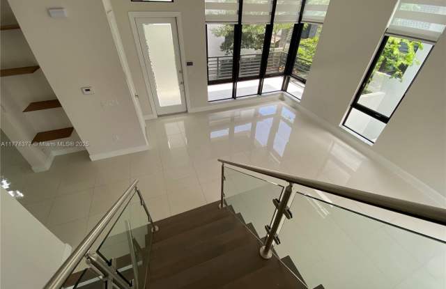 8248 NW 48th Ter - 8248 Northwest 48th Terrace, Doral, FL 33178