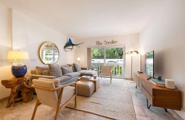 100 Edgewater Dr photos photos