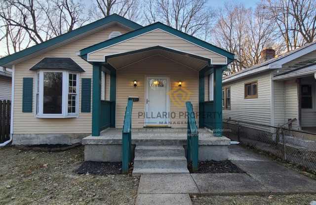 Refreshed 3 Bedroom Home with Partially Fenced In Yard, Available NOW! photos photos