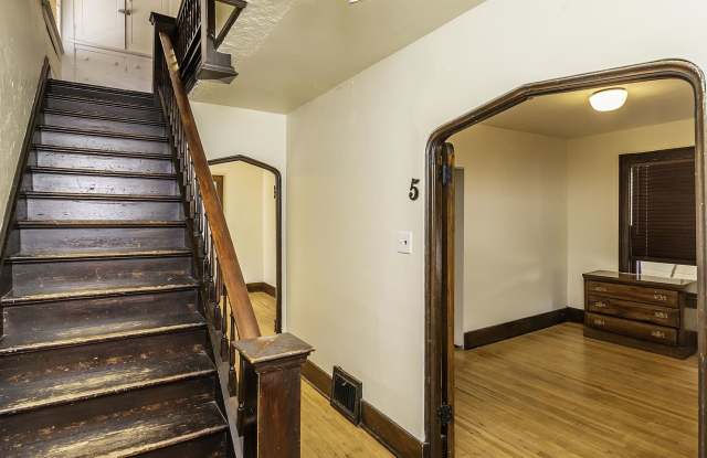 106 W. Madison Gallery 4