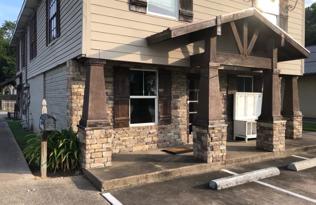 2926 Nall Street - Office - 2926 Nall Street, Port Neches, TX 77651