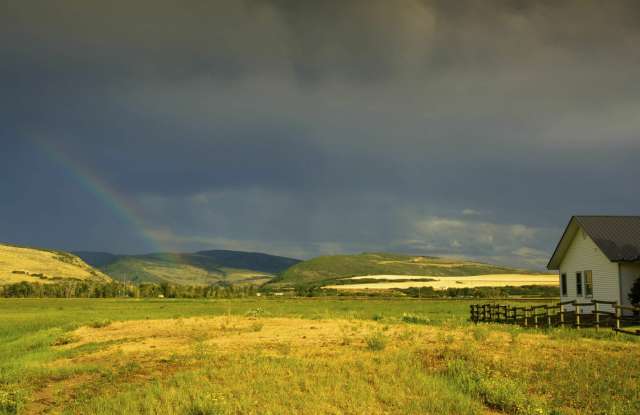 250 East Avenue Q4 photos photos