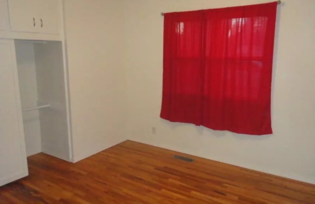 821 Derington Avenue Gallery 3