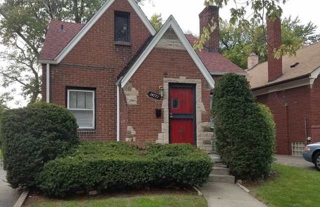 *Last Minute Summer Move in Special $1500 total Nice 3 bedroom 1.5 bath Detroit Westside (Grandriver  Southfield) - 14771 Woodmont Avenue, Detroit, MI 48227
