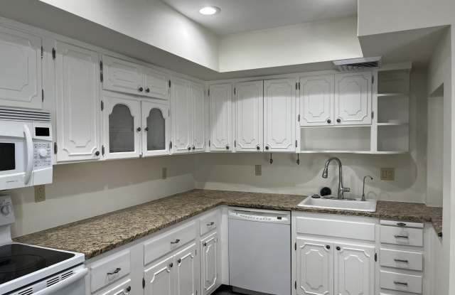 346 Yorktowne Circle photos photos