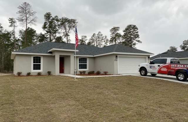 Custom Home - Desirable SW Ocala Neighborhood 3/2/2 - $250 off first months rent photos photos