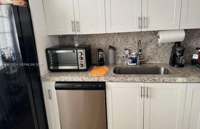 1325 W 4 Lane, Hialeah, FL 33010 photos photos