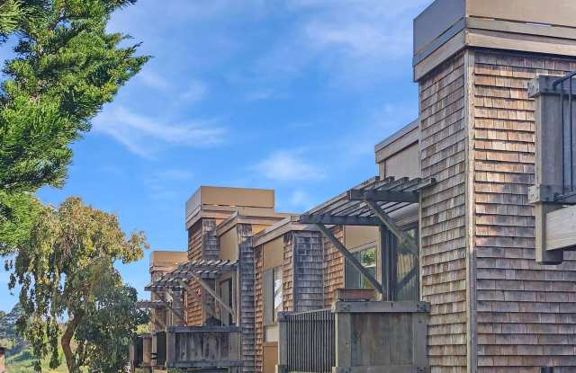 Top Floor Corner Condo with Vaulted Ceilings in Desirable Shelter Ridge!  FOUNDATION photos photos