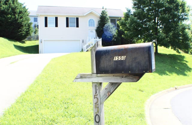1550 GILMER CIR - 1550 Gilmer Circle, Harrisonburg, VA 22801