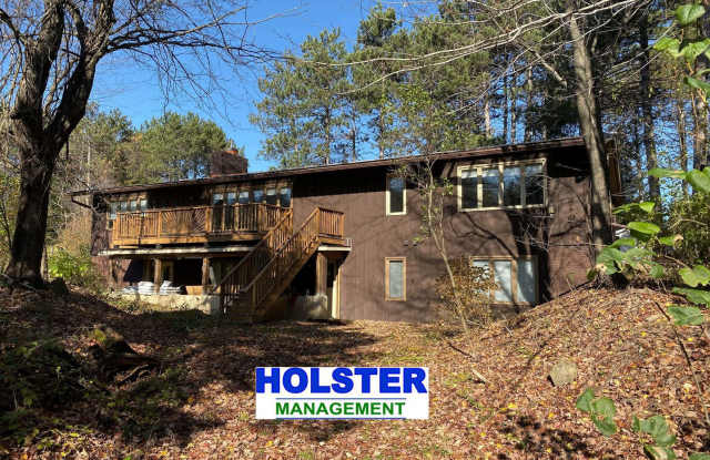 Recently Renovated 3-bedroom Home near Monk Botanical Gardens - 100 East Crabtree Circle, Marathon County, WI 54401