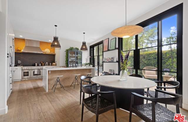 2065 Watsonia Ter photos photos