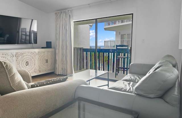 50% off first months rent.  Gulf front community, Gulf views from balcony, community pool, walking distance to restaurants and shopping Gallery 4