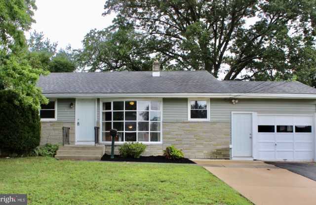 608 WHITMAN STREET - 608 Whitman Street, Glassboro, NJ 08028