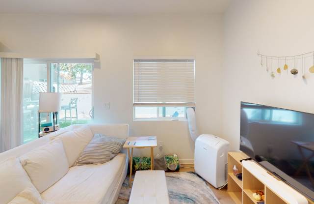 Private turfed yard! photos photos Private turfed yard! photos photos