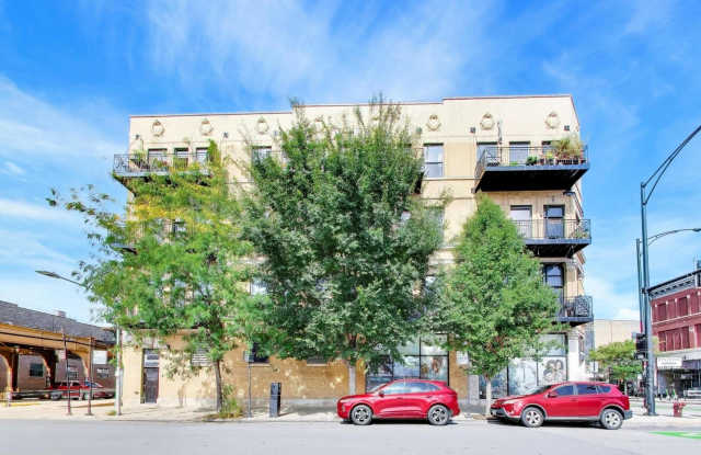 1400 N Milwaukee Avenue Gallery 2