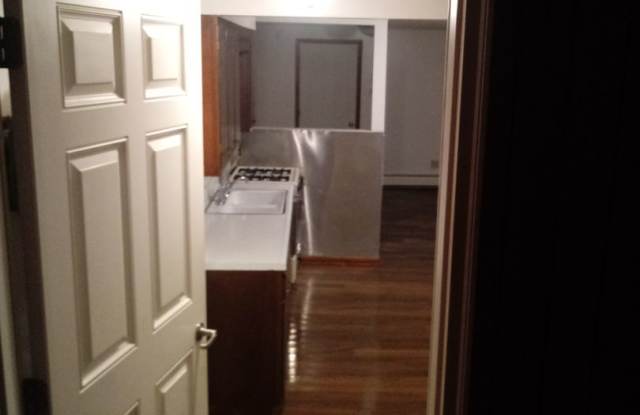 New Haven!  2 BR 1 Bath with attached garage Gallery 4